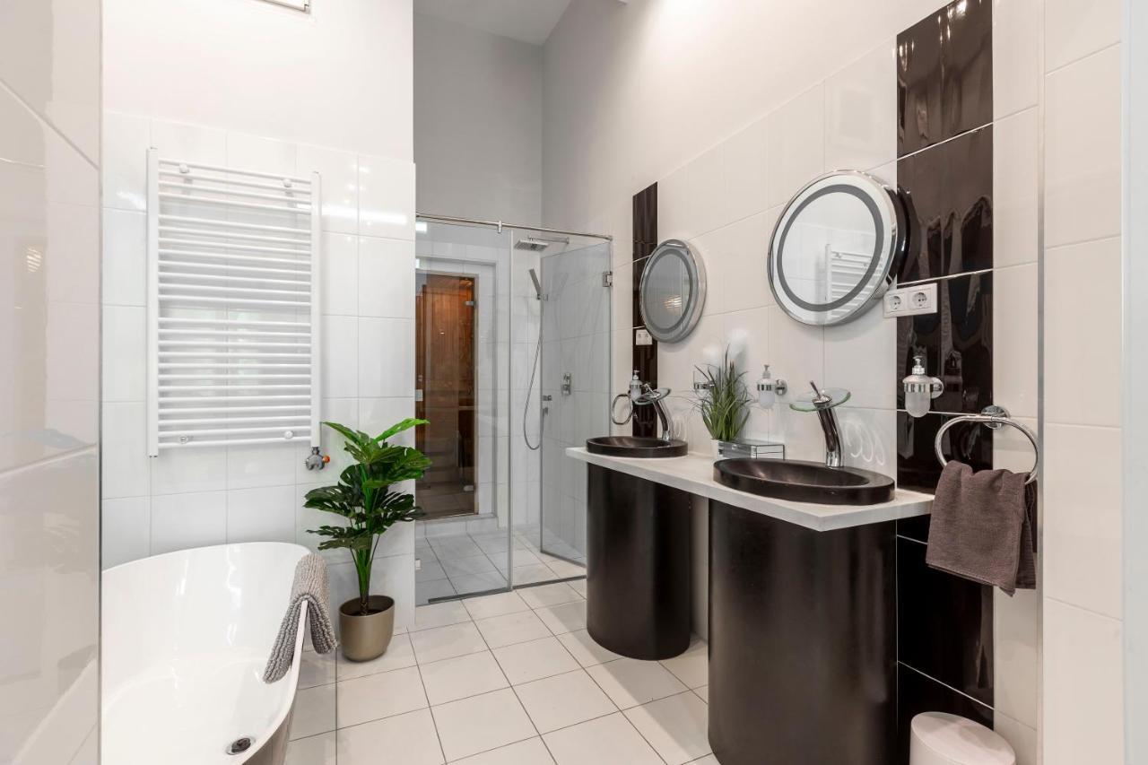 Luxurious & Spacious Downtown Residence In Liszt Ferenc Square Budapesta Exterior foto