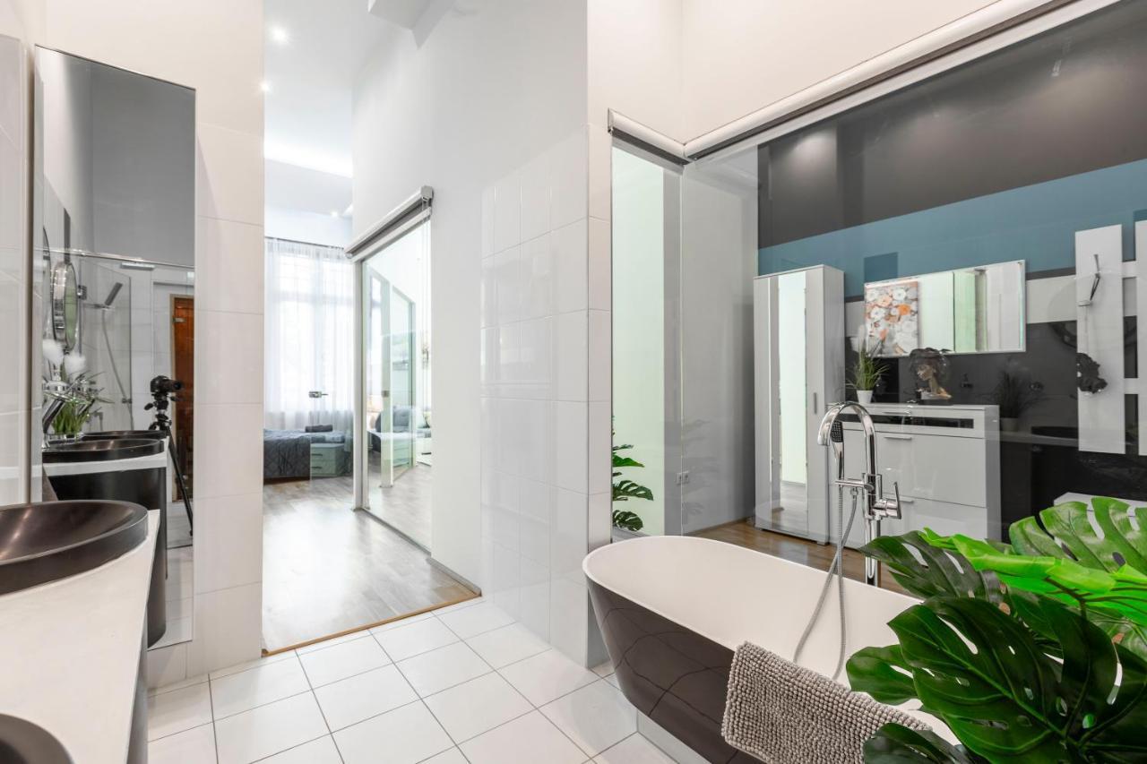 Luxurious & Spacious Downtown Residence In Liszt Ferenc Square Budapesta Exterior foto