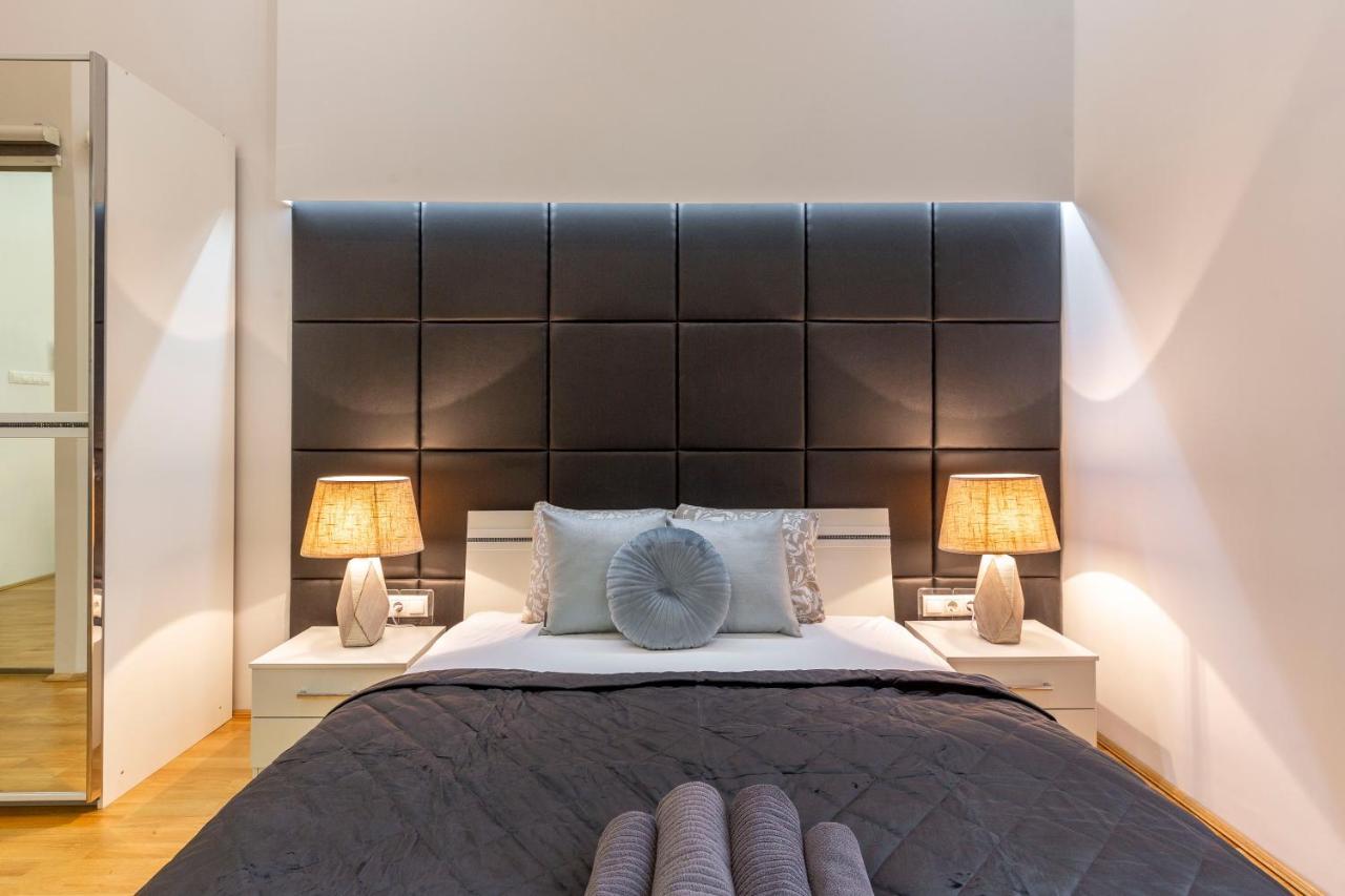 Luxurious & Spacious Downtown Residence In Liszt Ferenc Square Budapesta Exterior foto