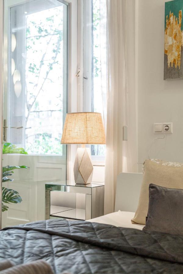 Luxurious & Spacious Downtown Residence In Liszt Ferenc Square Budapesta Exterior foto