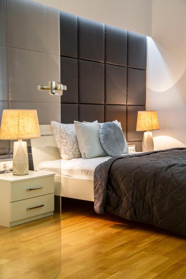 Luxurious & Spacious Downtown Residence In Liszt Ferenc Square Budapesta Exterior foto